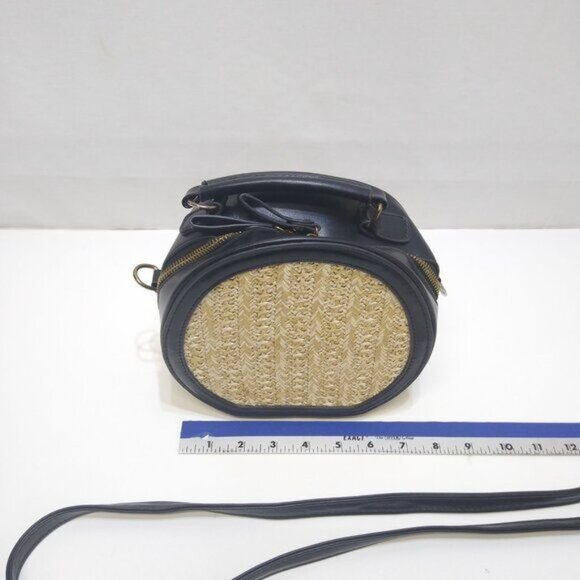 Shein Double Zipper Straw Circle Bag Shoulder Bag PU Leather Removable Strap EUC - Picture 9 of 10
